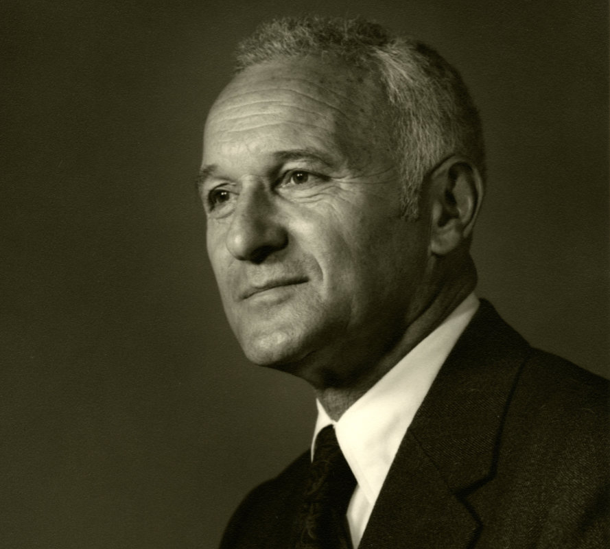Retrato de Sidney Gottlieb, químico que coordenou a área técnica do MKULTRA